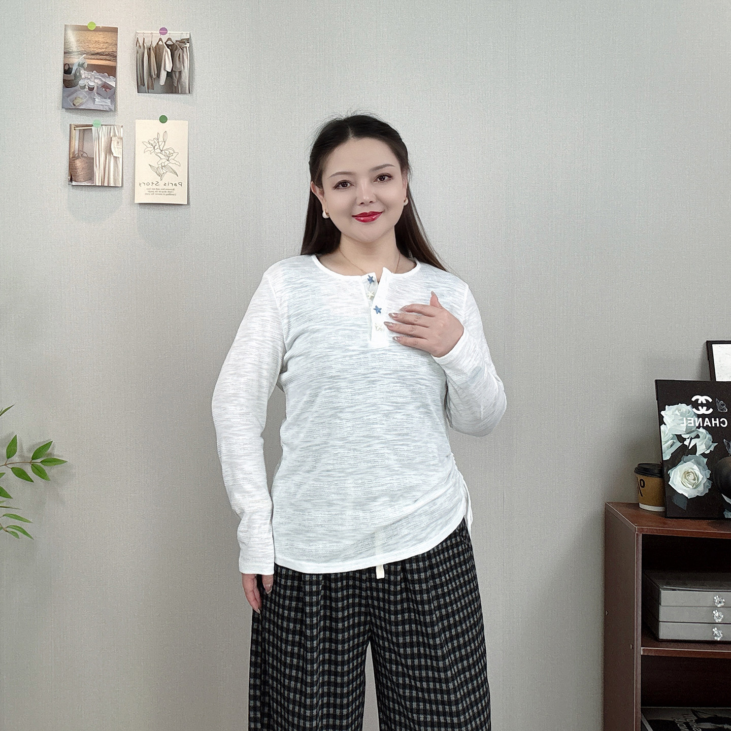 大码女装秋季五星纽扣长袖打底衫上衣宽松显瘦百搭休闲抽绳T恤女