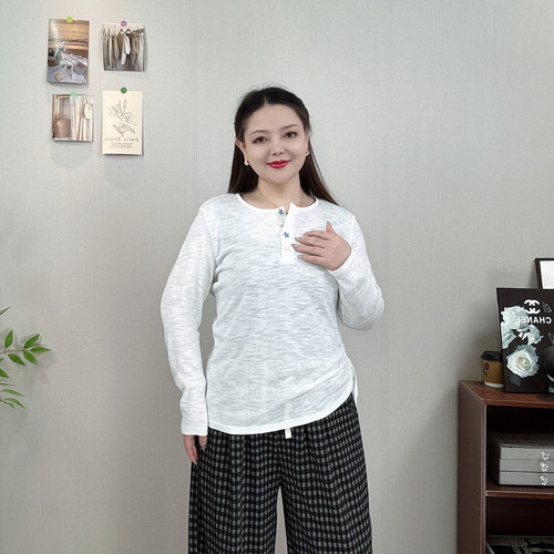 大码女装五星纽扣长袖打底衫上衣