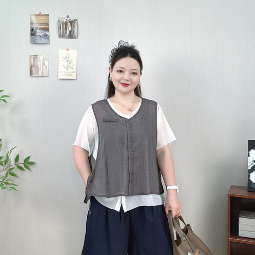 轻薄漂亮假两件马甲衬衫女夏大码