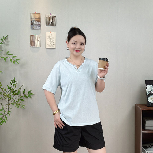 大码白色蕾丝边拼接V领上衣女T恤