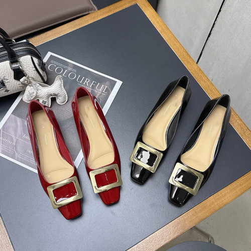 方扣粗跟单鞋女新款女鞋漆皮百搭跟鞋方头皮鞋D35221