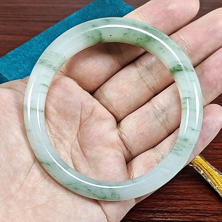 天山翠飘花玉髓天然玉石手镯山水冰种玉镯子女款送妈妈送女友生日