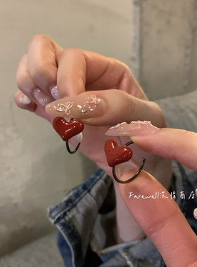 甜酷耳圈小众设计感立体红色爱心气质耳钉桃心新年圆脸适合的耳环