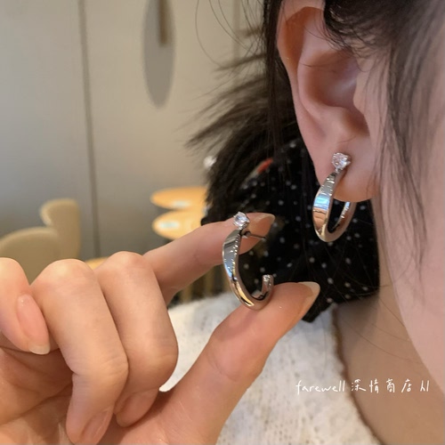 甜酷少女C圈耳钉2026新款小众