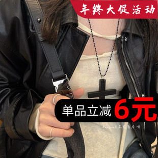 2025新款爆款黑色十字架项链女甜酷辣妹锁骨链高级感choker颈链