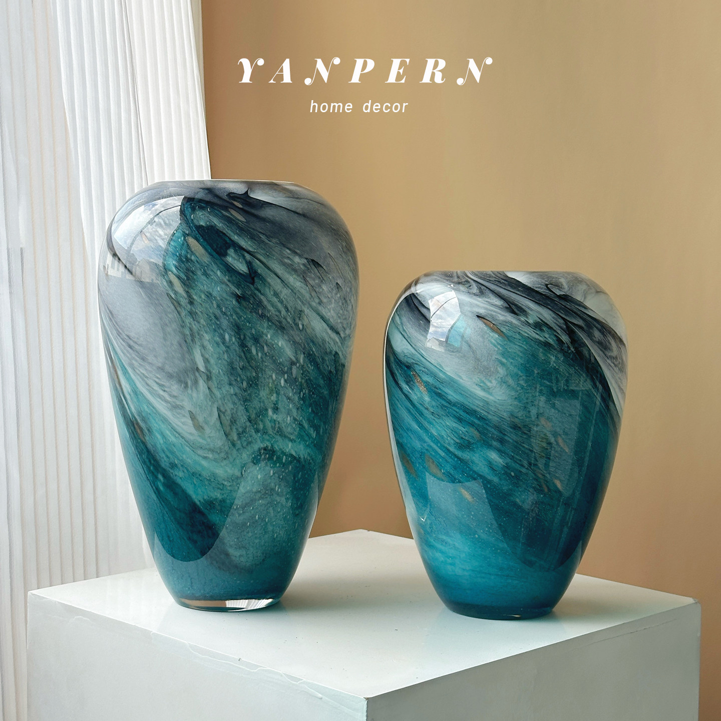 艺术蓝色高档轻奢风琉璃花瓶