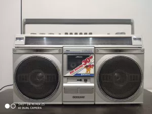 Японская четырехполосная стереомагнитола Sanyo m9935k, большое состояние, нормальный функционал, хорошая коллекция