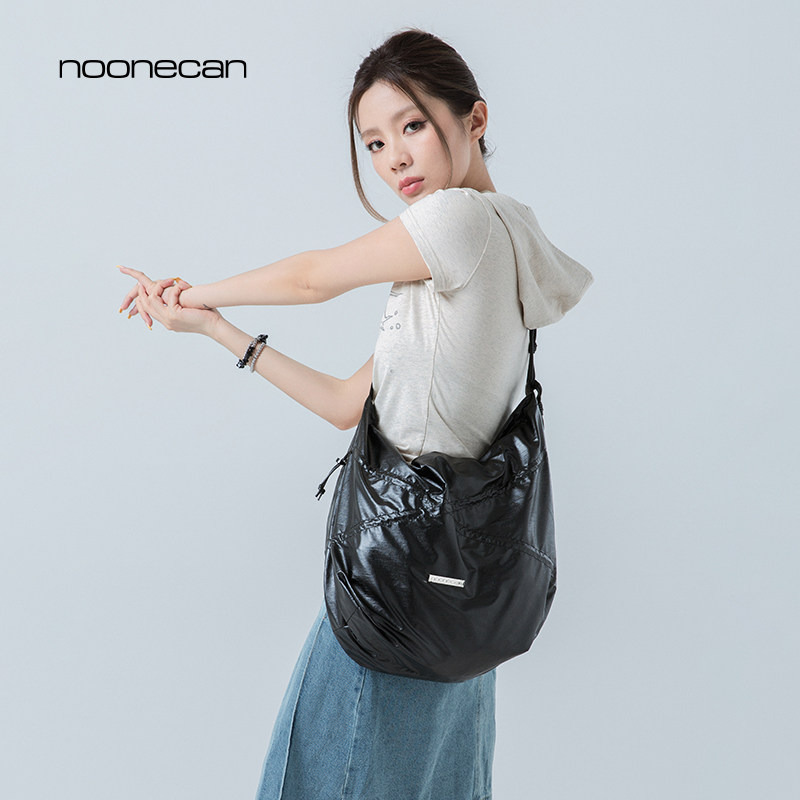 COMBACK斜挎包女休闲款式