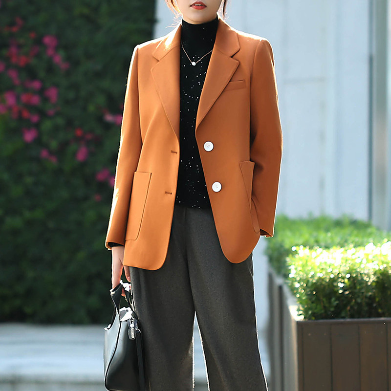 精纺羊毛西装领外套女秋冬 直身版型