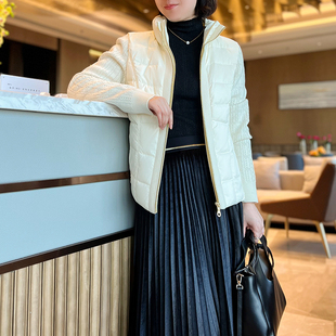 品牌高端 2022新款白鹅绒 中等厚度羽绒服女短款 修身米白色
