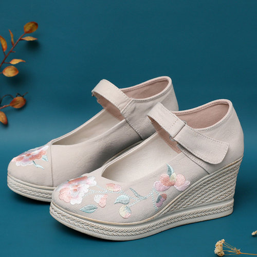 汉服古风刺绣百搭新品配马面裙