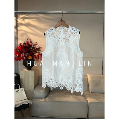 花滿林圆领后扣镂空蕾丝刺绣花边下摆百搭背心上衣60213