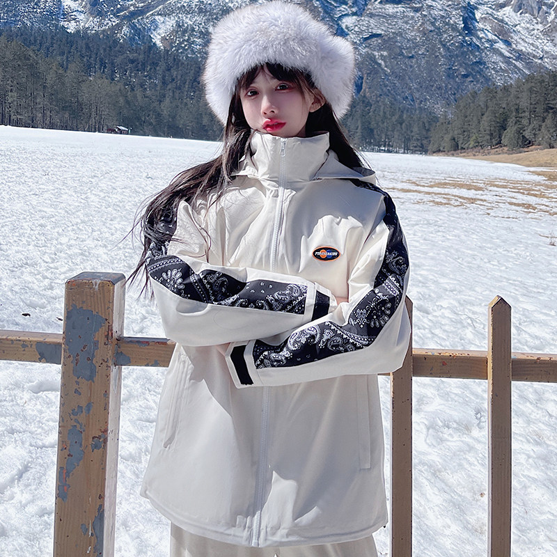 户外腰果花冲锋衣女三合一外套秋冬季加绒进西藏可拆卸防风滑雪服