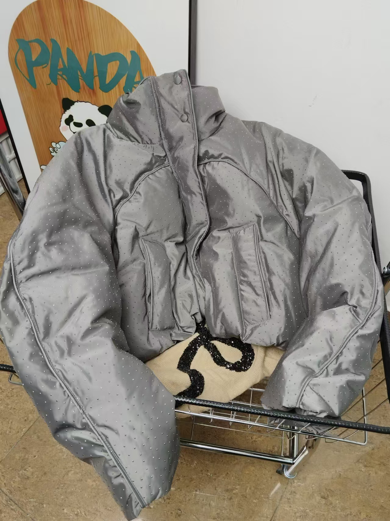欧洲站2024秋冬新品钉珠白鸭绒羽绒服短款立领羽绒服上衣外套女灰