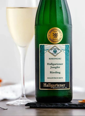 郝卡特仙女园雷司令半干白葡萄酒青苹般的酸甜度水蜜桃和柑橘香气