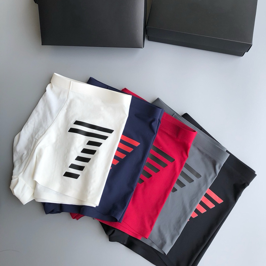 3条装 潮牌简约纯色超薄无痕速干透气中腰冰丝男士平角裤