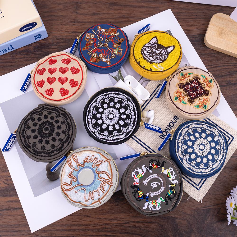 日系ball chain刺绣零钱包小挂包防水收纳钥匙耳机包可爱包包挂饰