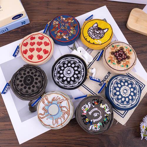 日系ball chain刺绣零钱包小挂包防水收纳钥匙耳机包可爱包包挂饰