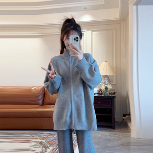 孕妇秋冬宽松遮肉显瘦慵懒风毛衣开衫 学院休闲拉链针织外套上衣