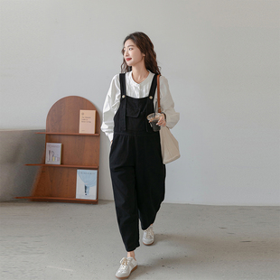 孕妇裤秋装韩版时尚款宽松大码显瘦背带裤洋气减龄托腹黑色连体裤