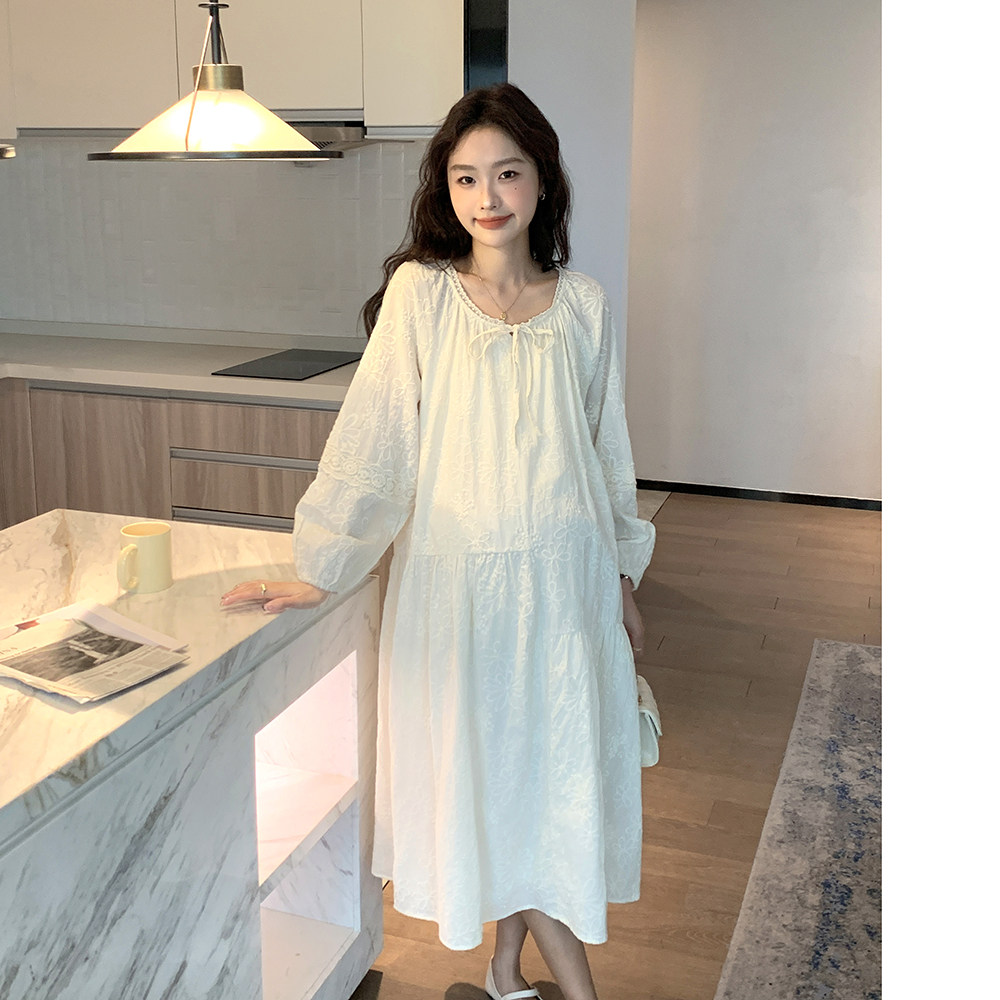 法式奶杏◆孕妇装时尚立体绣花连衣裙秋装新款设计感小众气质长裙