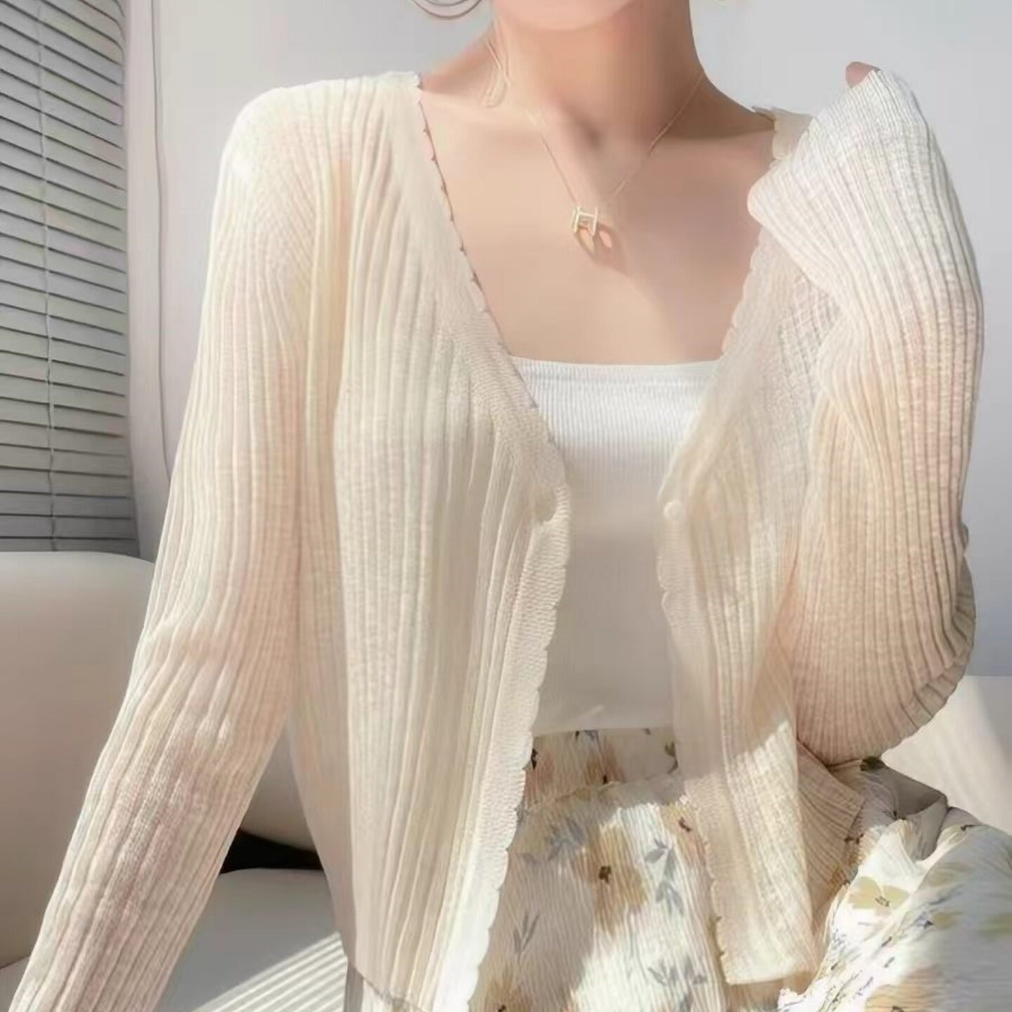 冰丝针织防晒开衫女2026新款夏季薄款披肩外搭罩衫短款空调衫外套