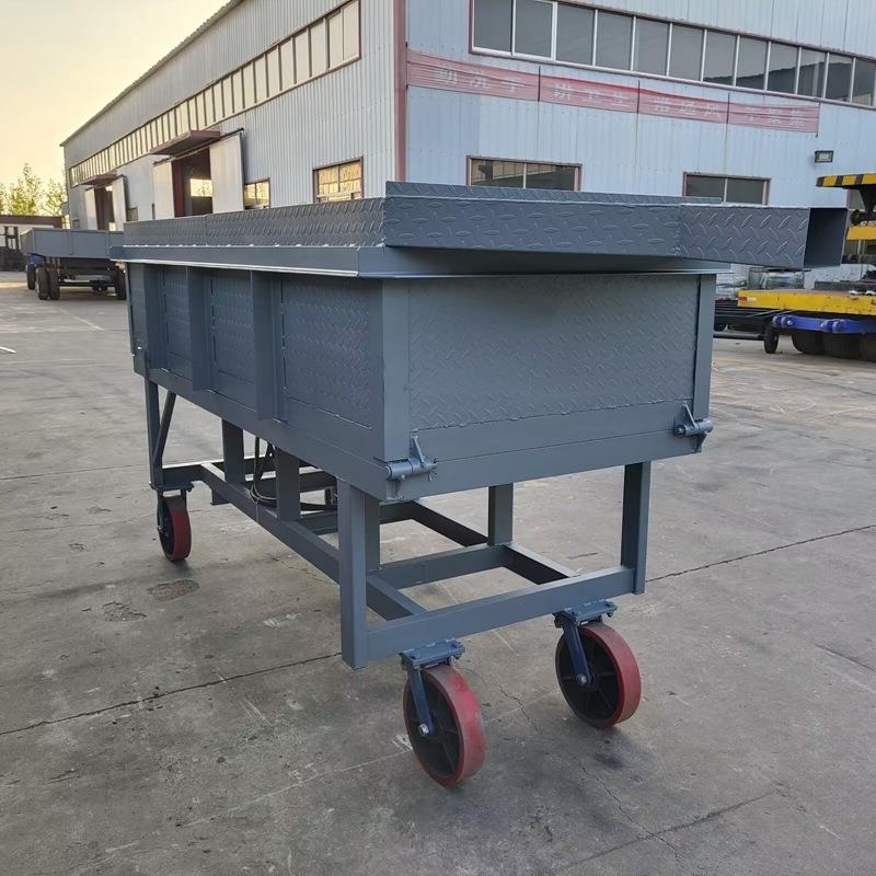 1.5吨手动自卸箱板拖车2500*1000*500自卸挂车四轮转向箱板拖车