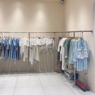 服装 店不锈钢拉丝货架落地网红挂衣架 店上墙拐角展示架男女童装