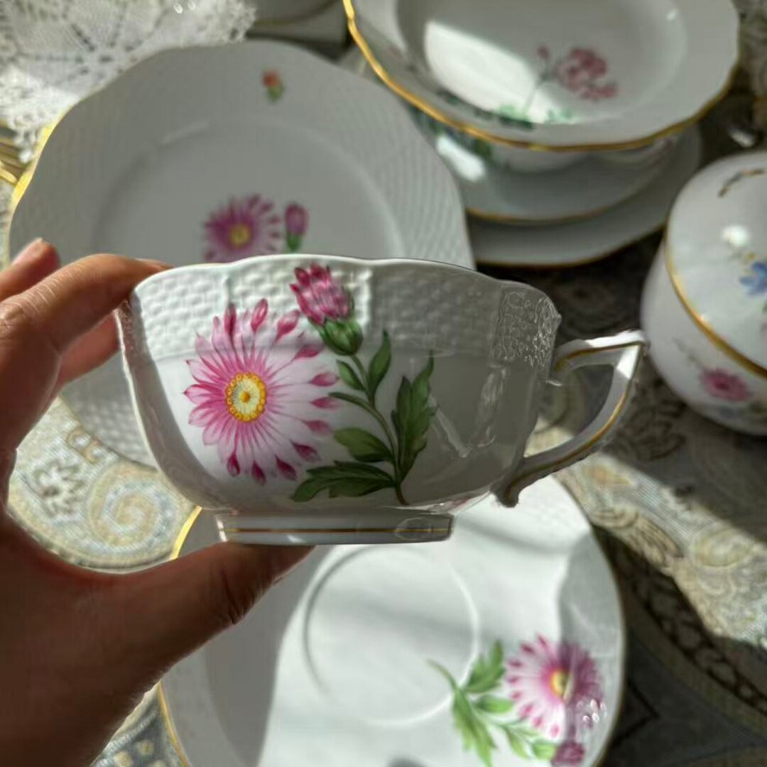 特价欧洲中古瓷器收藏匈牙利Herend粉菊手绘扩口大早餐茶杯3件组