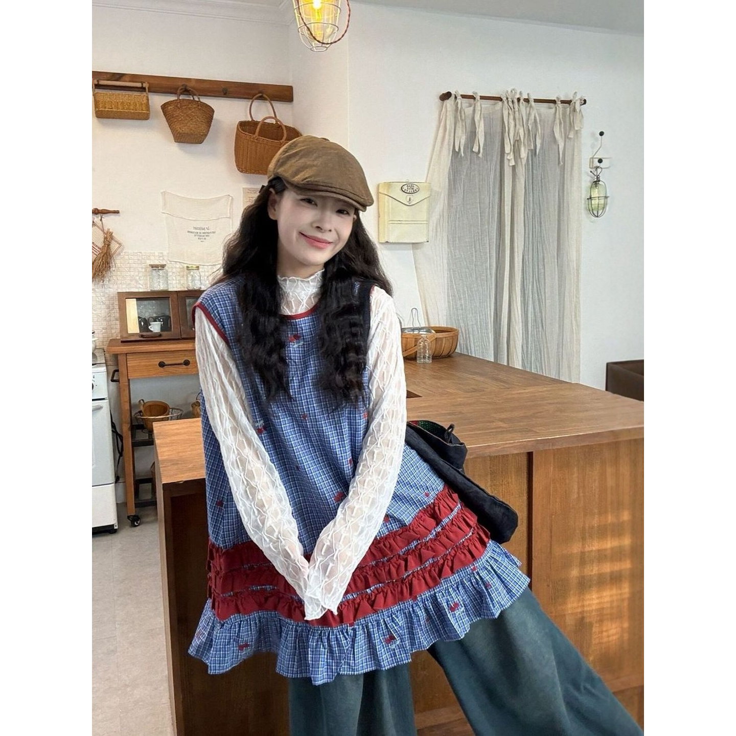 春秋文艺复古拼接格纹无袖马甲背心女叠穿蕾丝打底衫T恤两件套装