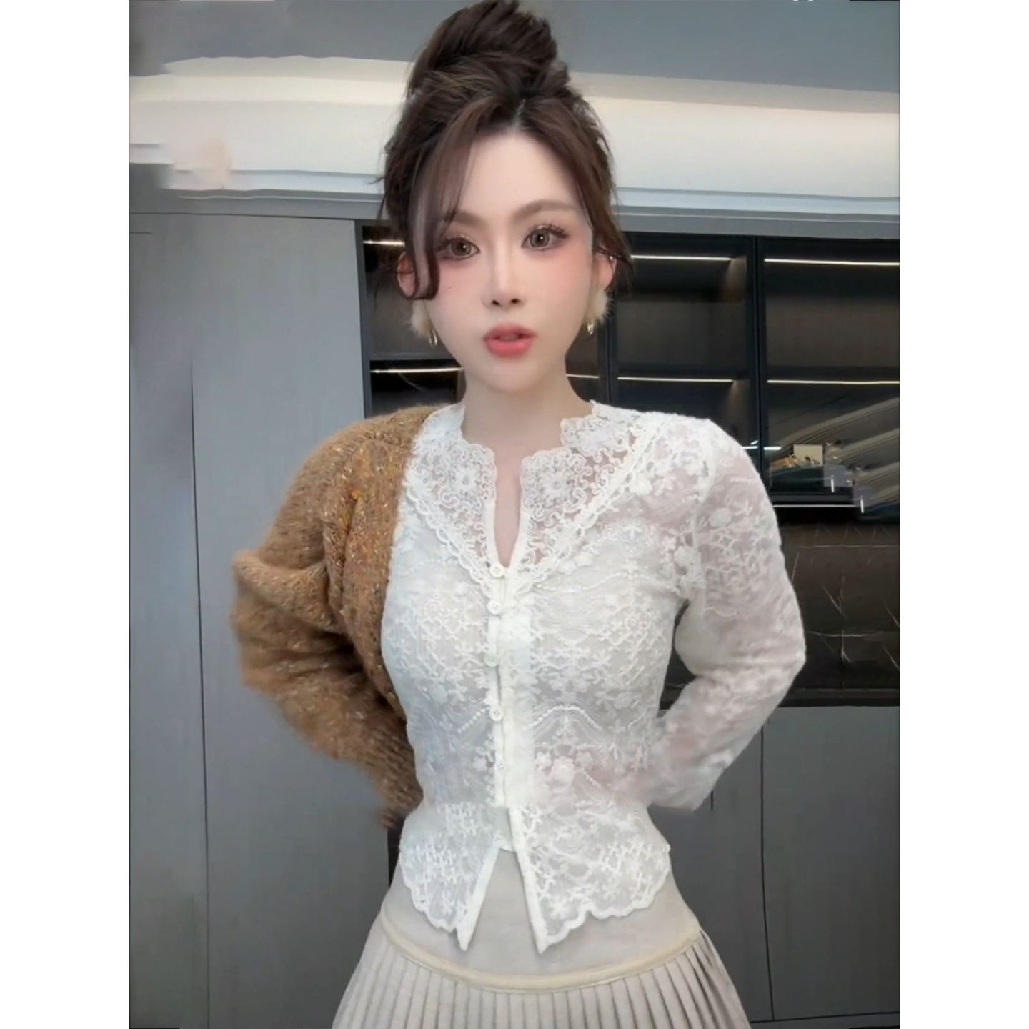 温柔风钩花镂空V领蕾丝衫女秋冬新款设计感宽松显瘦百搭打底上衣