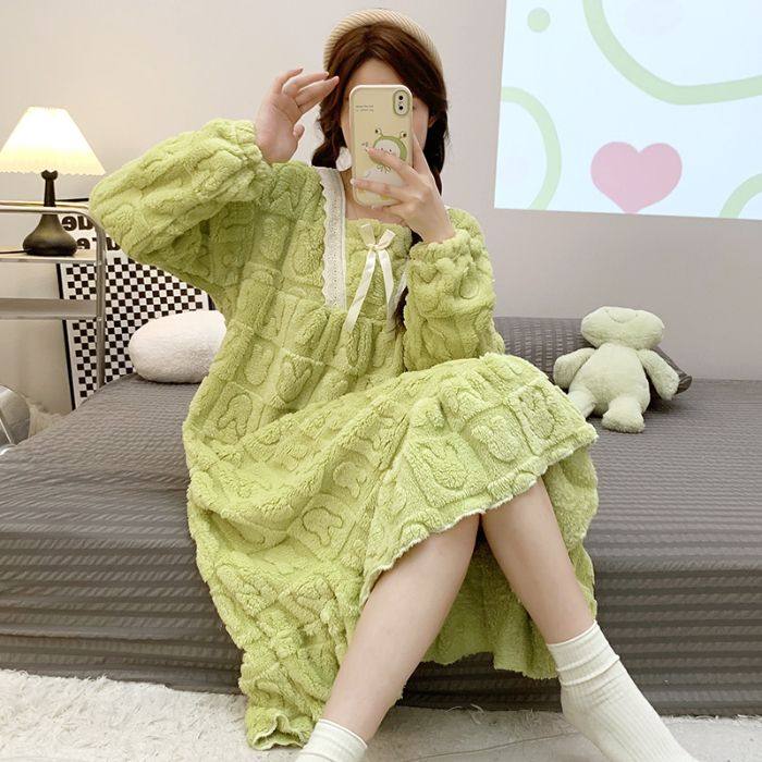 提花绒睡衣女冬季甜美公主风长袖中长睡裙加大码230斤胖MM家居服
