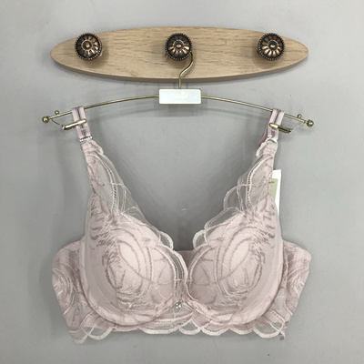 Triumph/黛安芬金致微光新品内衣女软钢圈蕾丝深V聚拢文胸16R9048