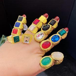 夸张嘻哈仿金假金戒指大仿宝石鸽子蛋椭圆方块拍摄表演道具年会