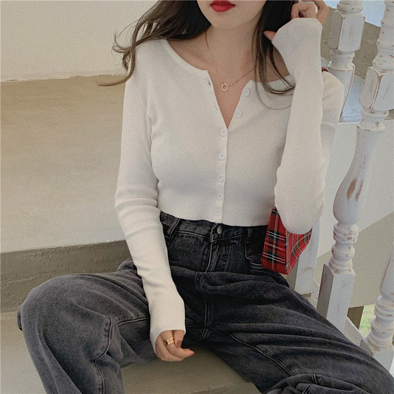Real photo of 2021 early spring versatile comfortable and slim solid color long sleeve bottomed shirt