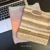 哦莫小可爱呀 渐变色手工毛线针织编织包包送闺蜜礼物手拿包2026