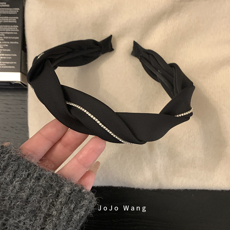 立体肌理感~黑系闪钻发箍女