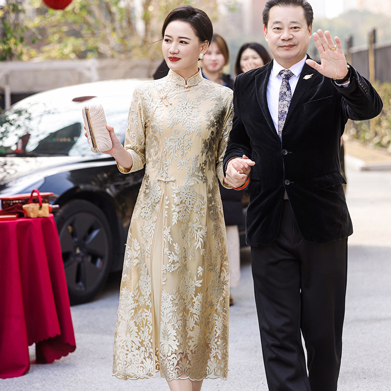 喜婆婆婚宴装2024新款儿子结婚礼妈妈礼服高贵轻年香槟色中式旗袍