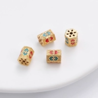 40# красный и зеленый | Медный песок, золотые капли, масляные резные бусины-проставки, шестиугольные бусины-цилиндры, 8x8 мм, диаметр отверстия около 1,5 мм 1 шт./пакет