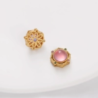 13 # золотисто-розовое стекло | медный песок, золотые полые бусины-проставки, цветок, ромбовидная форма, 13x13 мм, диаметр отверстия около 2 мм, 1 шт.