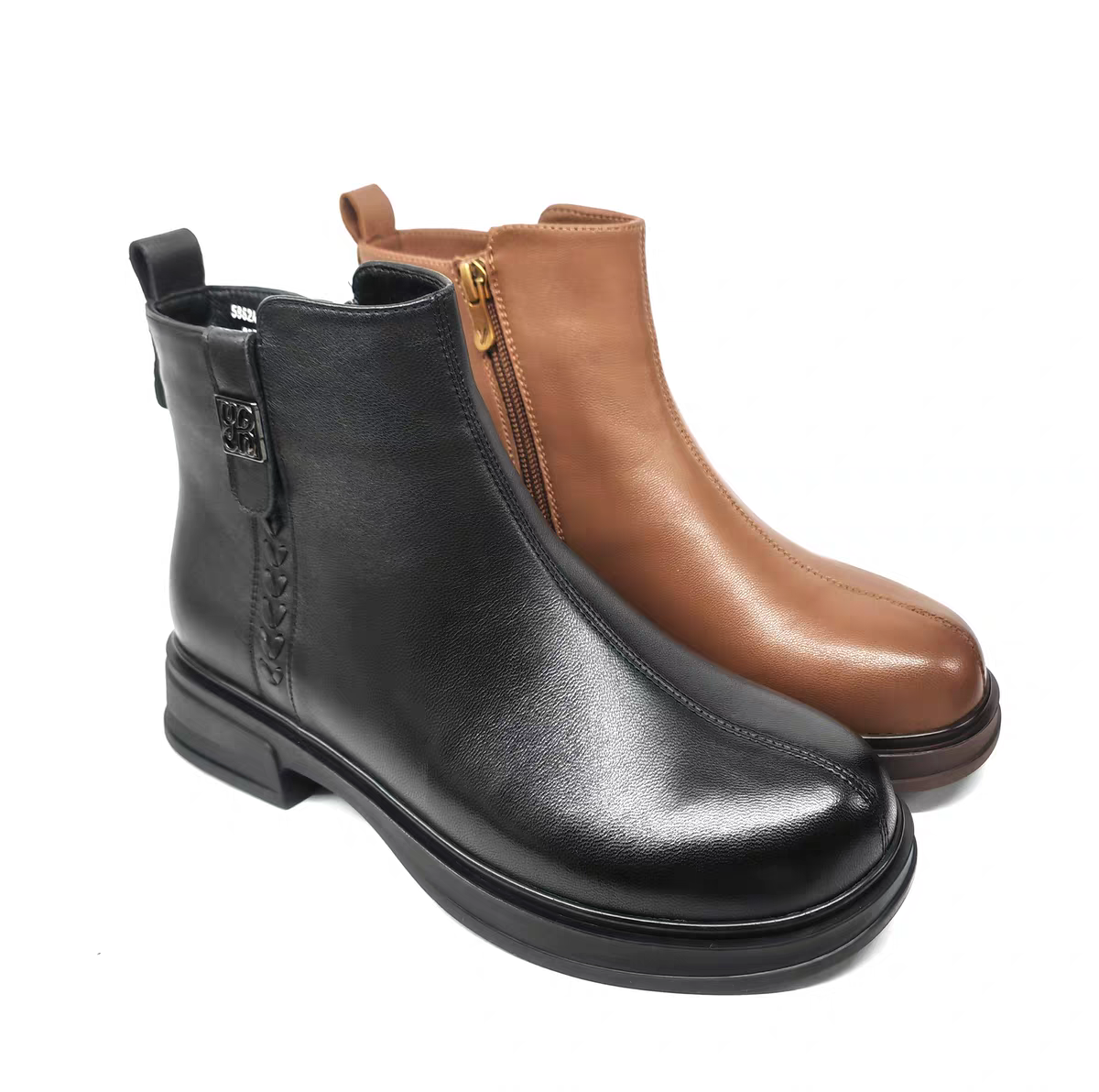 意尔康女鞋2025冬季羊皮女靴时尚百搭低跟鞋粗跟短靴5862AM15651M