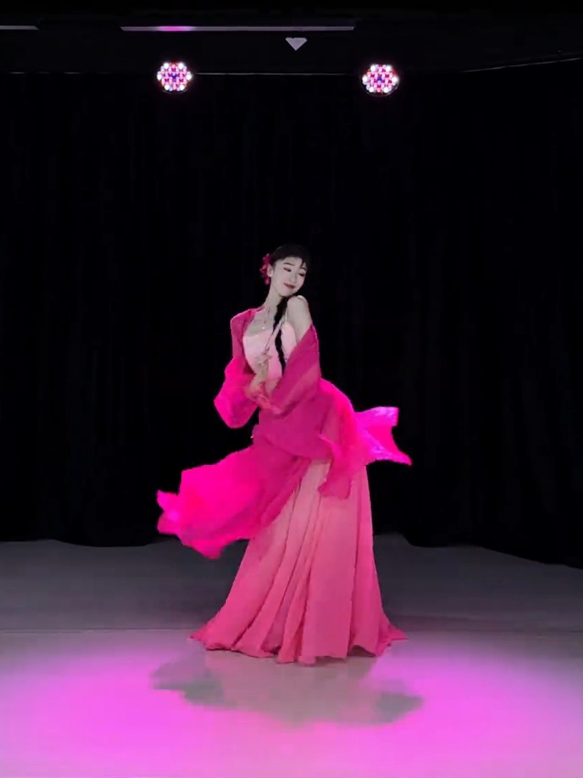 【正版声明】舞月同款古典舞服中国风舞蹈练功服720度渐变大摆裙,运动/瑜伽/健身/球迷用品,古典舞服,淘宝优惠券,粉丝福利购,淘宝优惠卷