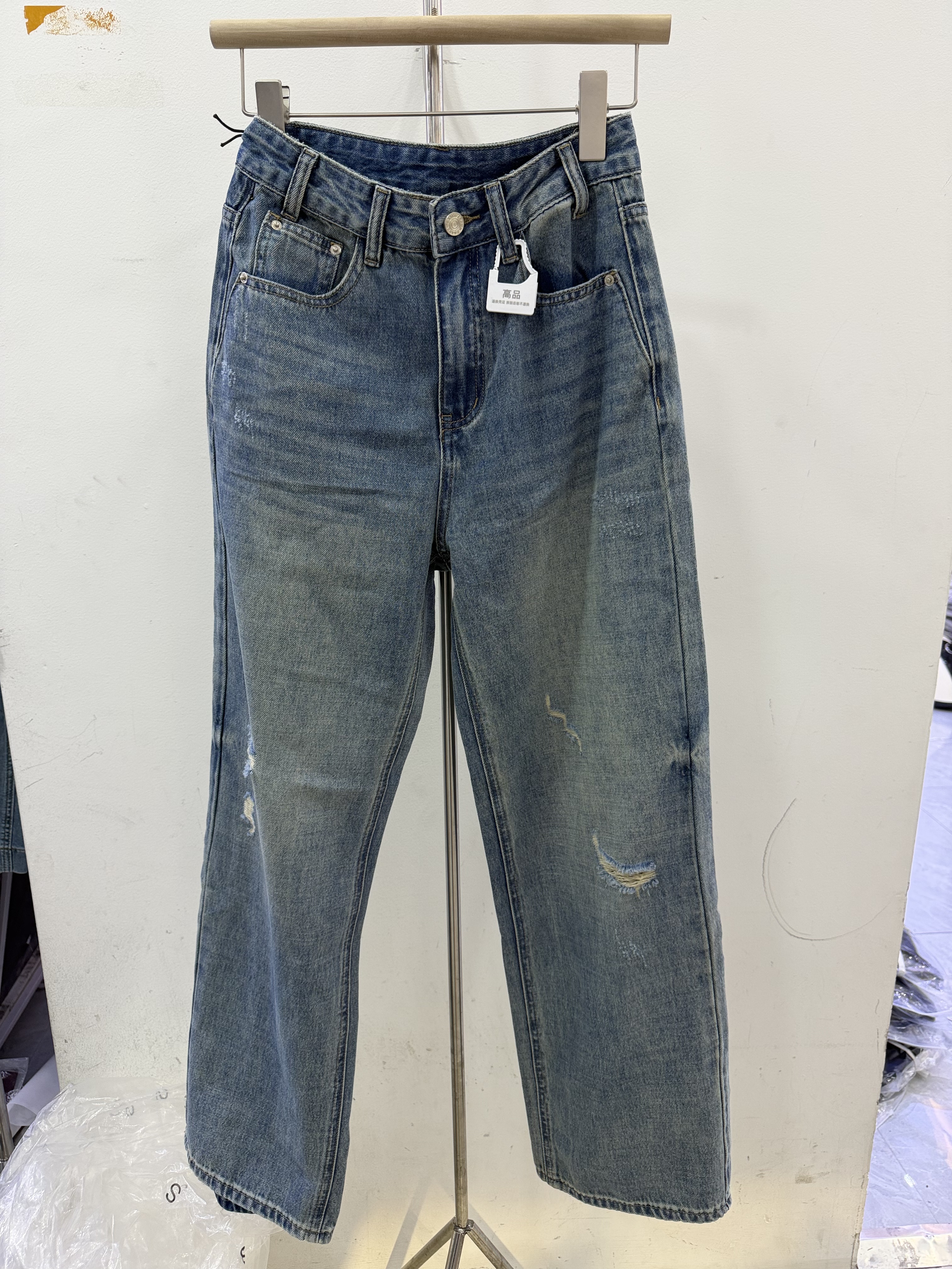 高品99520春新款韩系风磨白宽松直筒裤破洞水洗牛仔裤减龄女装