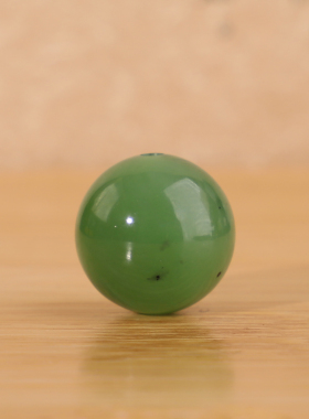 俄料碧玉乌兰海果绿色带黑点