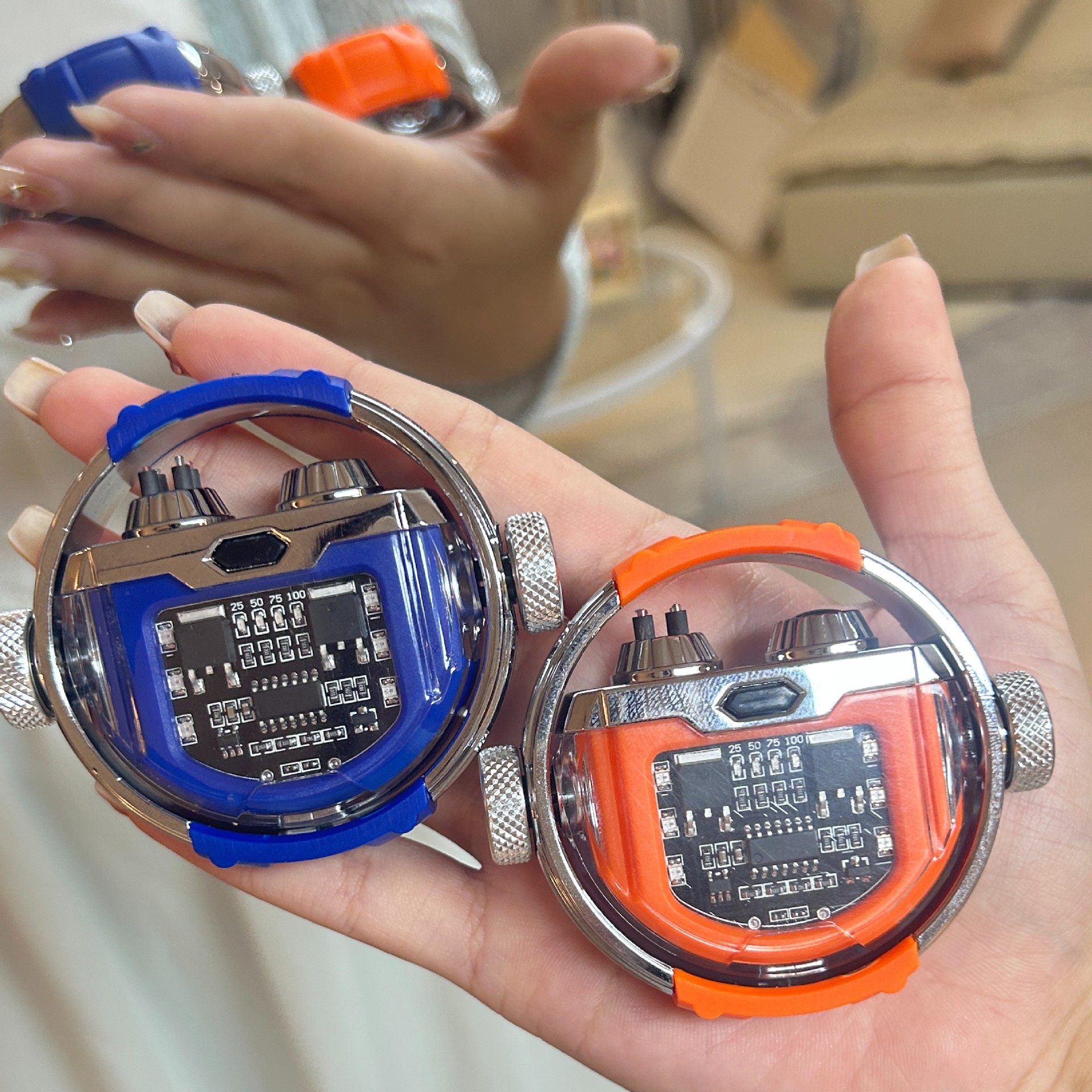 网红机甲双电弧打火机充电带灯