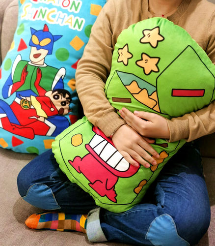 蜡笔小新长抱枕pp棉卧室办公室