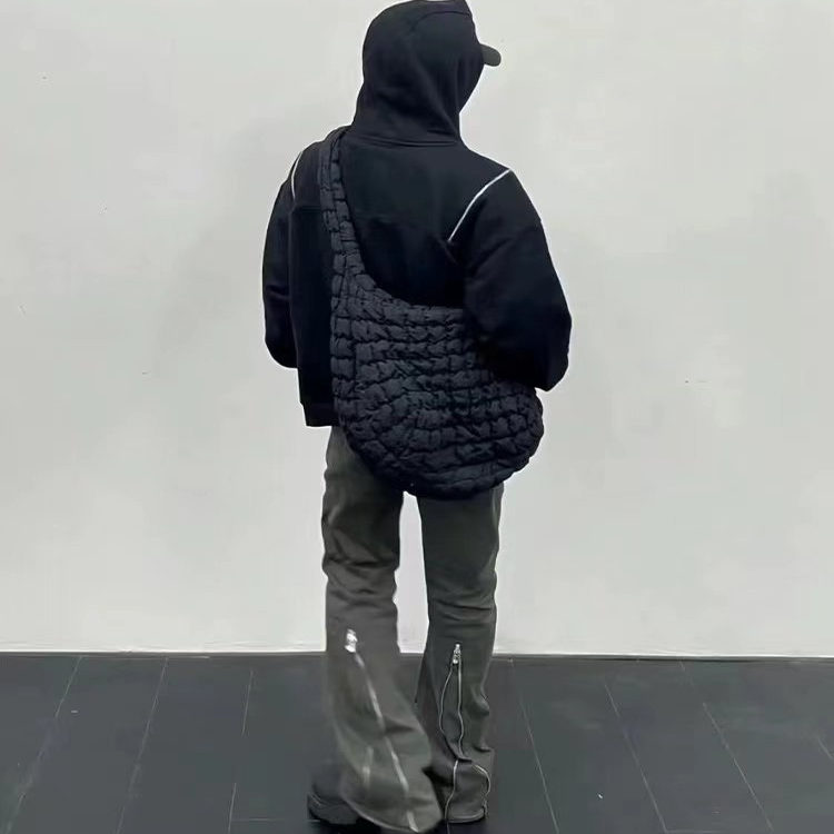 cleanfit包 cos云朵包斜挎包男款高级感大容量黑色大号包包男挎包