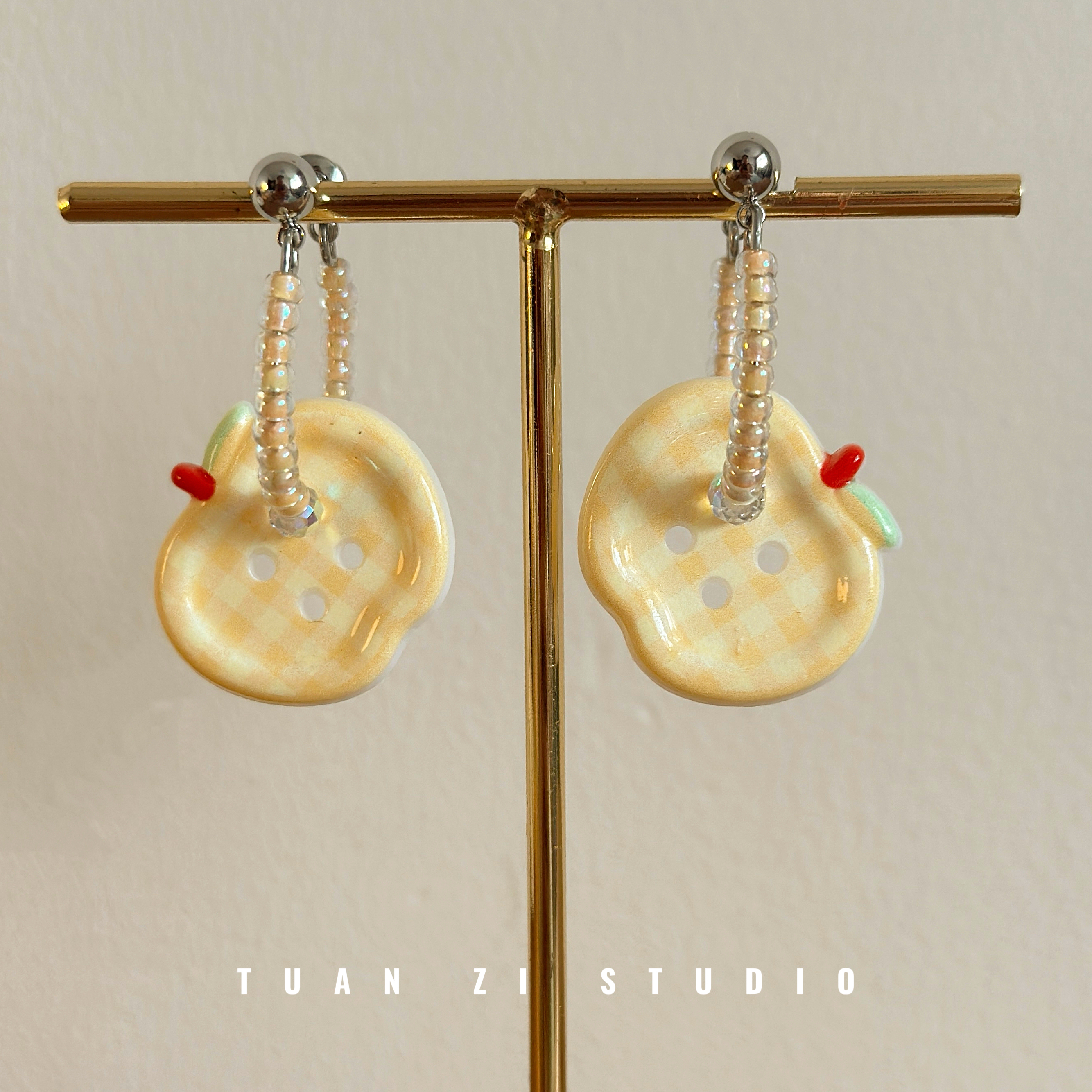 原创设计黄色苹果格纹纽扣串珠耳环女小众设计感高级百搭耳饰礼物