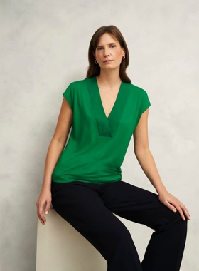 HOBBS绿色盖肩袖T恤上衣草绿色短款直筒V领简约气质百搭舒适微弹