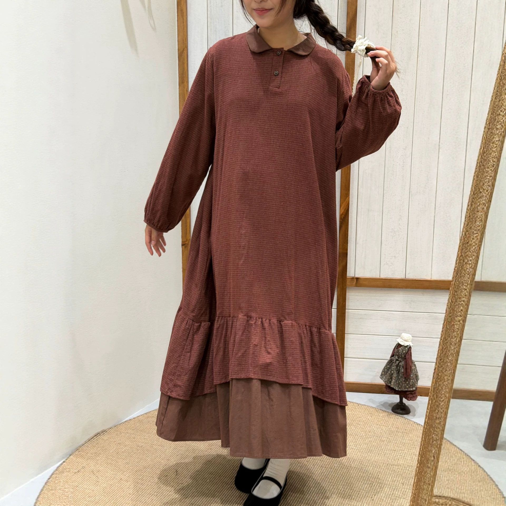 秋装新款文艺复古磨毛棉麻格子长袖连衣裙女宽松不规则荷叶边长裙
